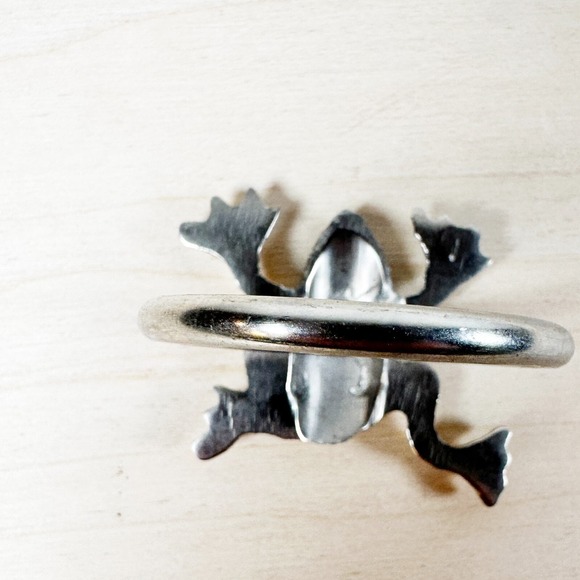 Set of 12 Metal Frog Napkin Rings - Antique Silver NEW World Market NWT Picnic - Picture 4 of 6